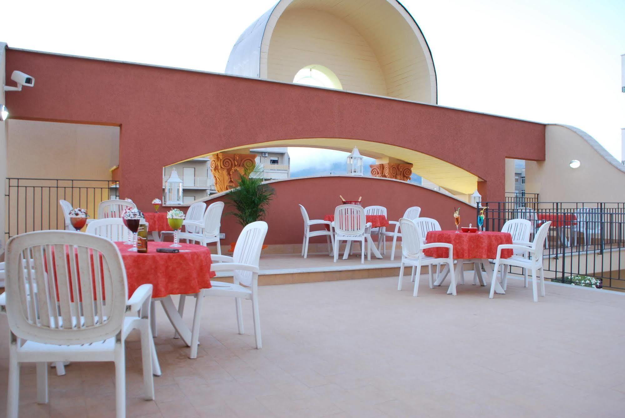 Case Vacanze Anni 20 Bagheria Bagian luar foto